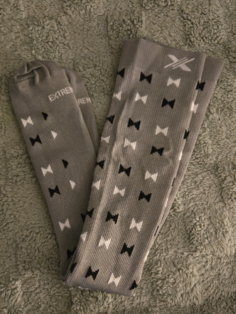 Women's Patterned Compression Socks - Picture 2 of 3